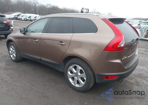 2013 Volvo Xc60 3.2 Premier z USA, uszkodzony, nr VIN YV4940DZ4D2410036